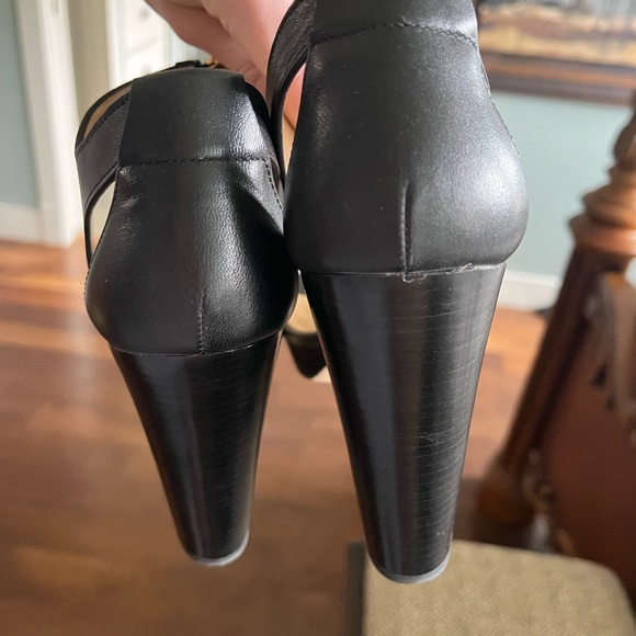 Micheal Kors heels - Picture 1 of 5